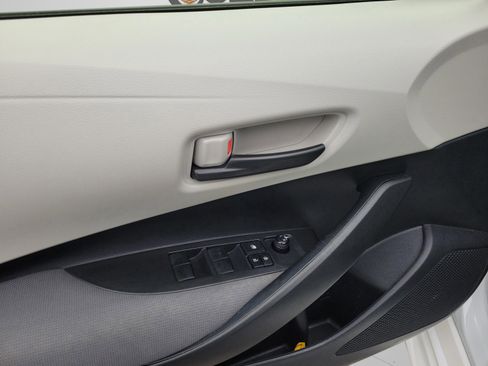 Used 2022 Toyota Corolla LE image 29