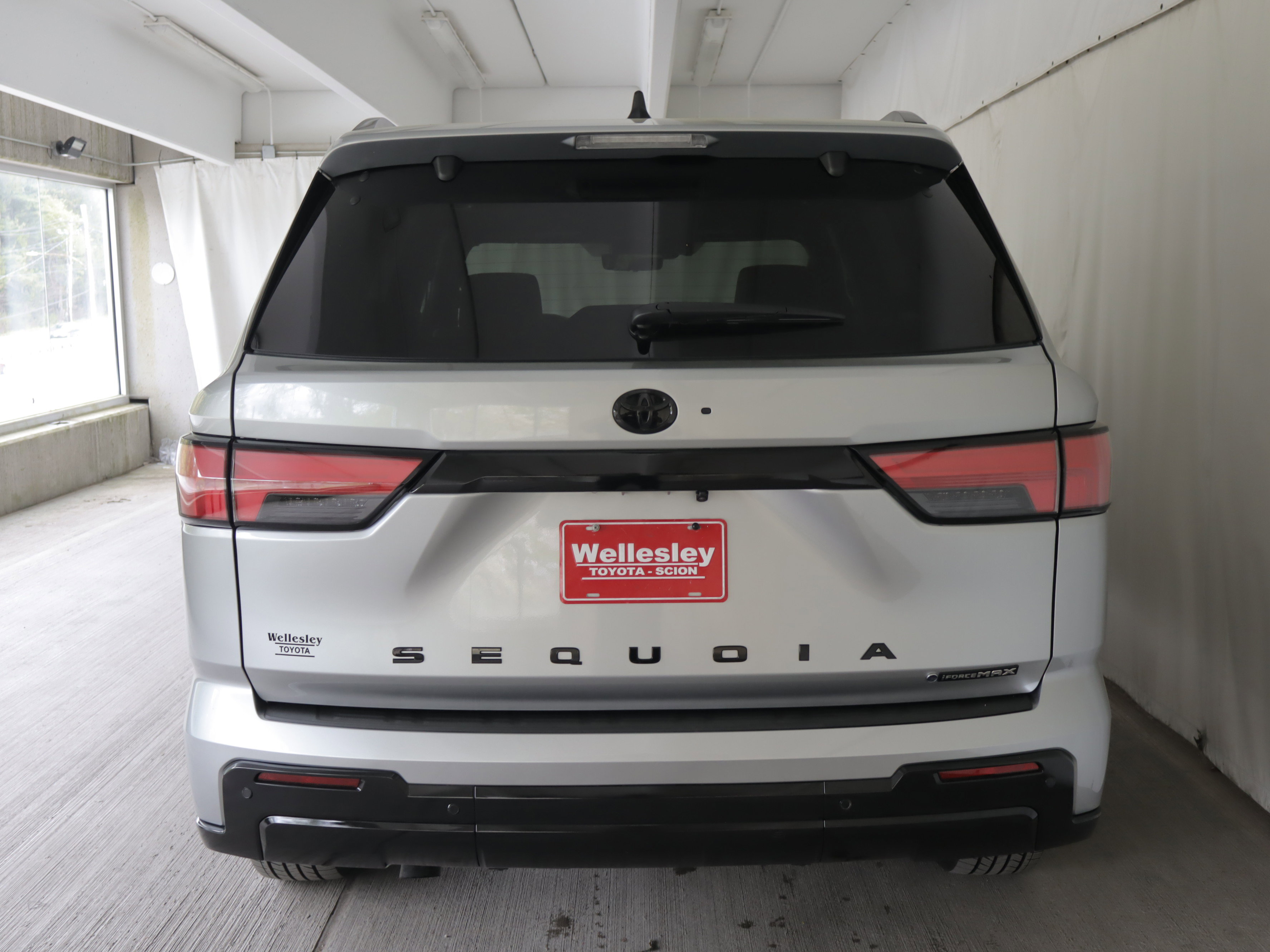 Used 2026 Toyota Sequoia Platinum AWD/4WD image 27