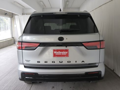 Used 2026 Toyota Sequoia Platinum AWD/4WD image 27