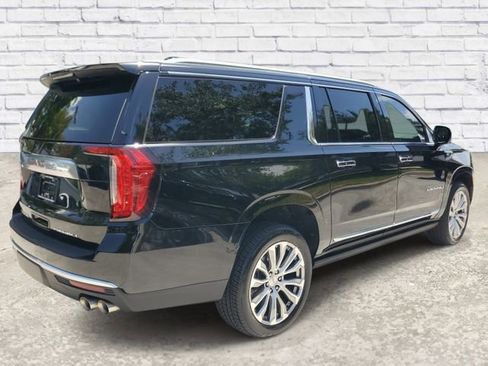Used 2023 GMC Yukon XL Denali AWD/4WD image 4