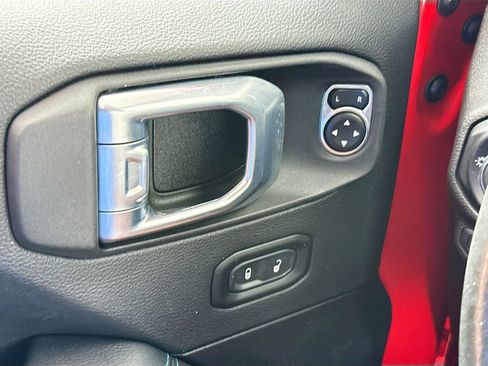 Used 2021 Jeep Wrangler Unlimited Rubicon 4xe w/ Cold Weather Group AWD/4WD image 19