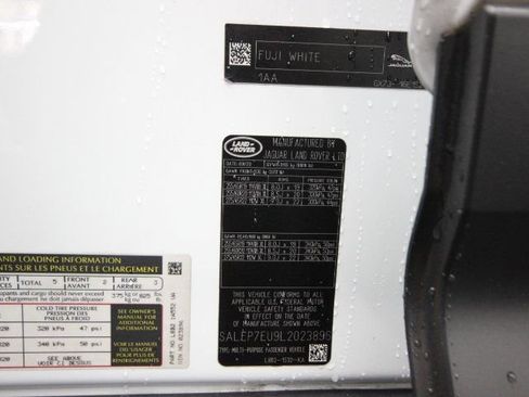 Used 2020 Land Rover Defender 110 SE image 23