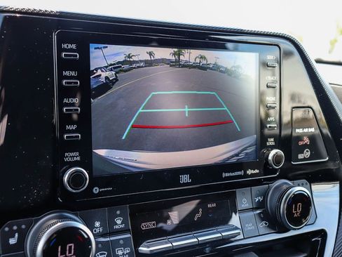 Used 2021 Toyota Highlander XSE FWD image 24