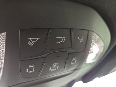 Used 2021 Chrysler Pacifica Pinnacle AWD/4WD image 28