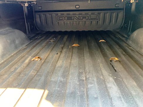 Used 2017 GMC Sierra 2500 Denali image 16