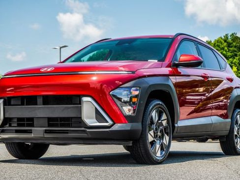 Used 2024 Hyundai Kona SEL AWD/4WD image 9