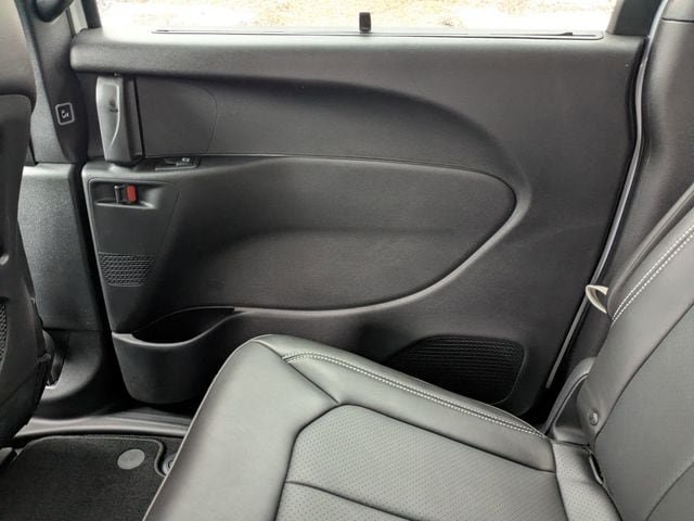 New 2026 Chrysler Pacifica Select AWD/4WD image 24