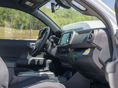 Used 2023 Toyota Tacoma TRD Off-Road AWD/4WD image 16