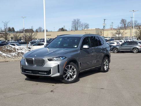Used 2024 BMW X5 xDrive40i w/ Premium Package image 1