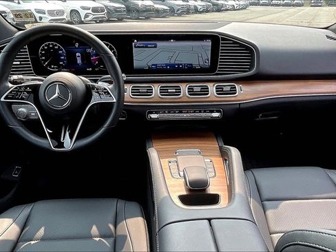 Used 2025 Mercedes-Benz GLE 350 4MATIC image 13