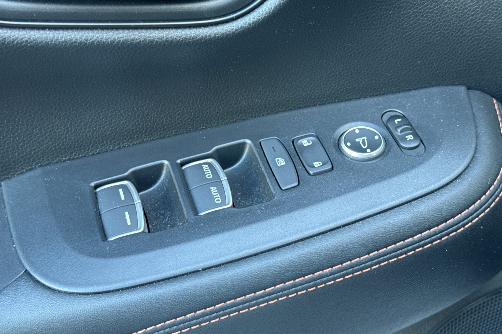 Used 2025 Honda HR-V Sport image 14