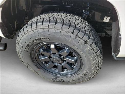Used 2023 Toyota Tacoma SR AWD/4WD image 12