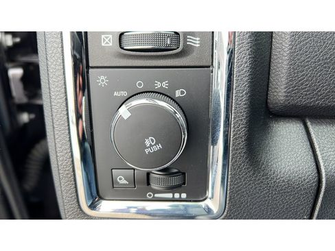 Used 2017 RAM 1500 Laramie w/ Convenience Group image 23