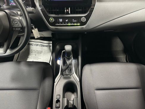 Used 2025 Toyota Corolla LE image 36