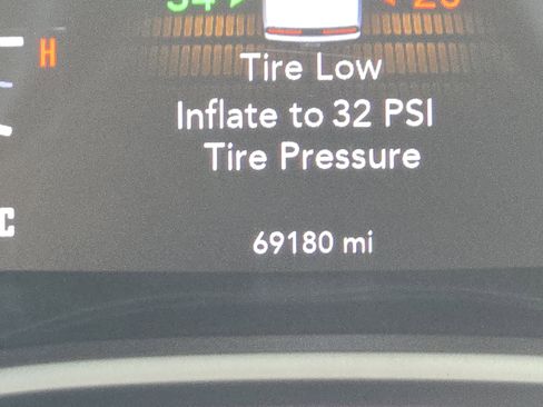 Used 2017 Dodge Challenger R/T Scat Pack w/ Leather Interior Group image 29