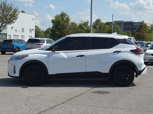 Used 2024 Nissan Kicks S FWD image 3