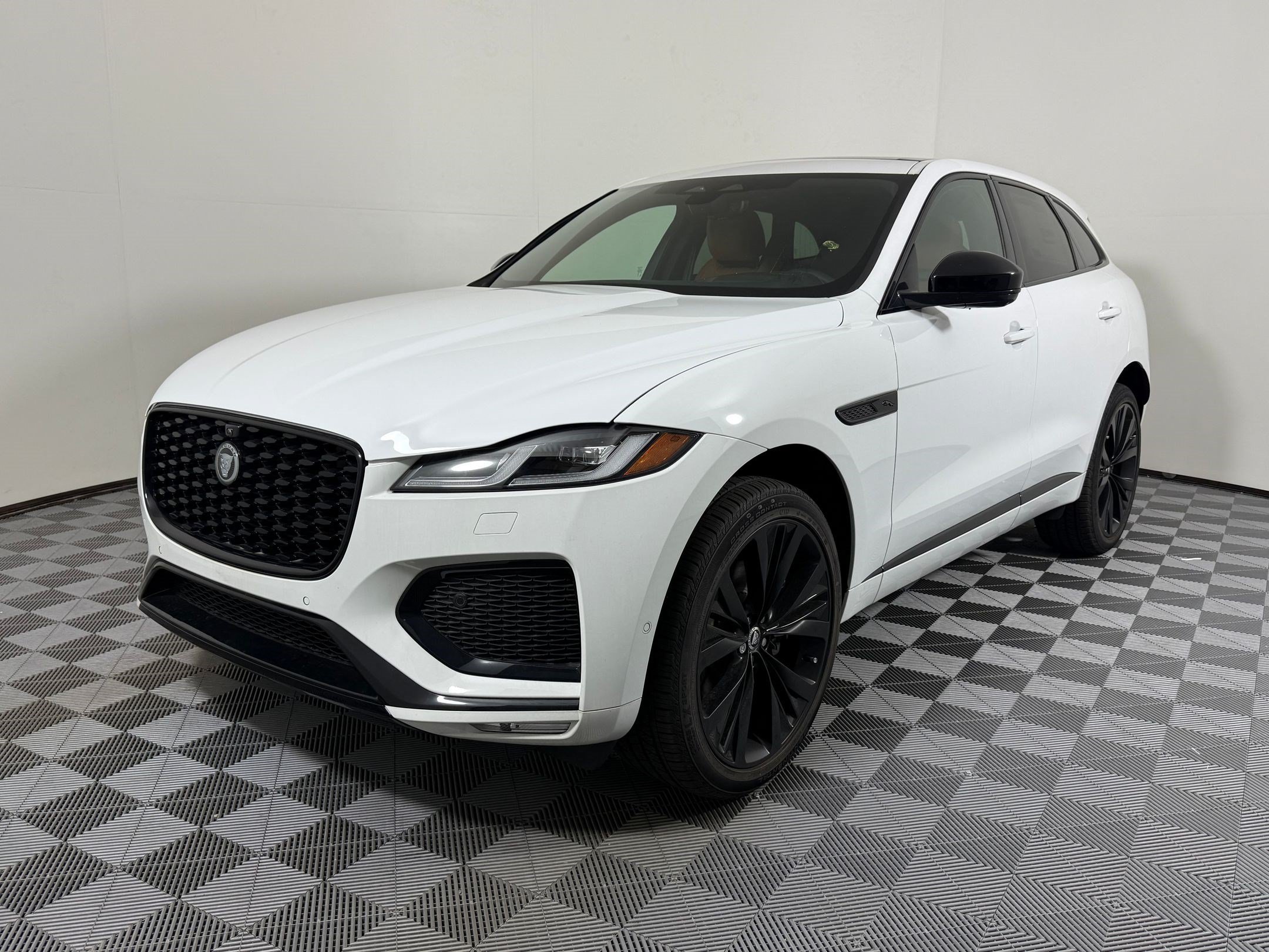 New 2026 Jaguar F-PACE R-Dynamic S AWD/4WD image 1