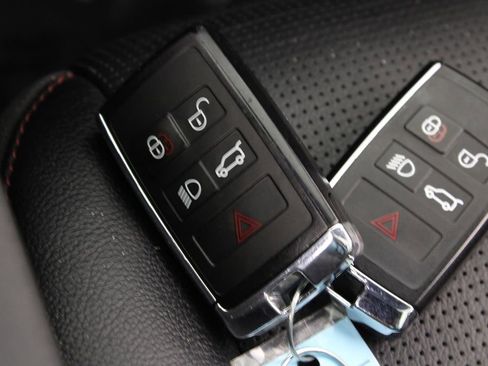 Used 2020 Land Rover Discovery Sport SE R-Dynamic image 29