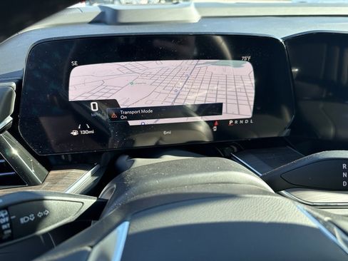 New 2026 Chevrolet Suburban LS image 32