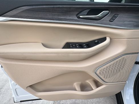 New 2026 Jeep Grand Cherokee Limited w/ MOPAR Finishing Package RWD image 11