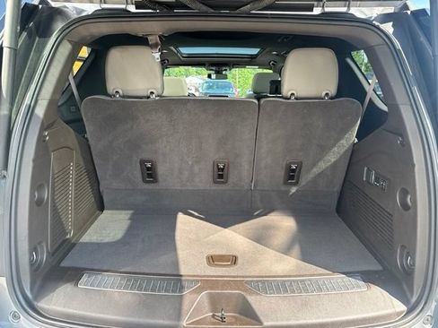 Used 2022 Chevrolet Tahoe Z71 w/ Z71 Off-Road Package AWD/4WD image 31