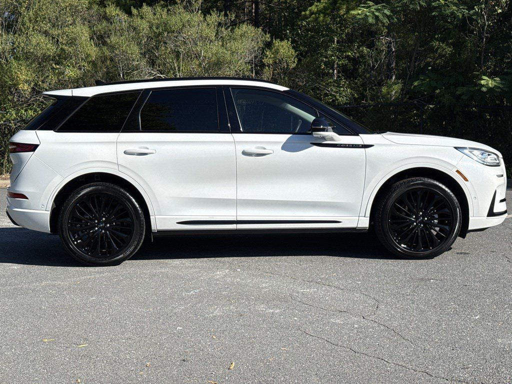 Used 2023 Lincoln Corsair Reserve w/ Equipment Group 202A FWD image 8
