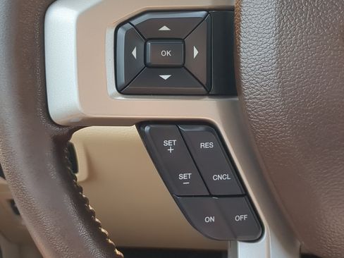 Used 2018 Ford F150 Lariat AWD/4WD image 23