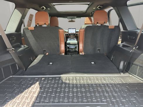Used 2023 Lincoln Aviator Reserve w/ Elements Package Plus AWD/4WD image 19