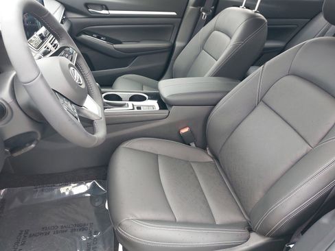 Used 2025 Nissan Altima 2.5 SL FWD image 12