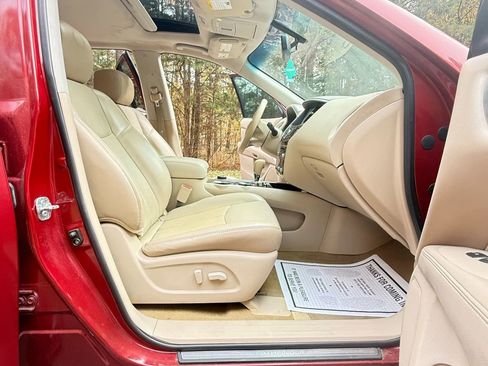 Used 2014 Nissan Pathfinder Platinum w/ Platinum Premium Package image 16