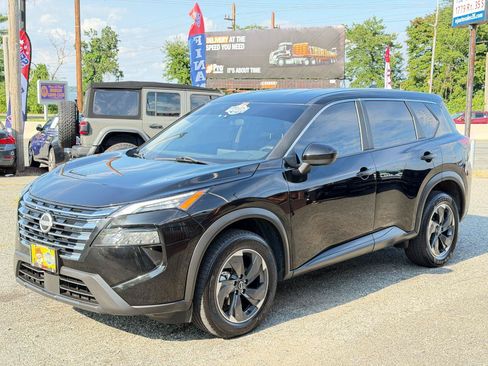 Used 2024 Nissan Rogue SV AWD/4WD image 8