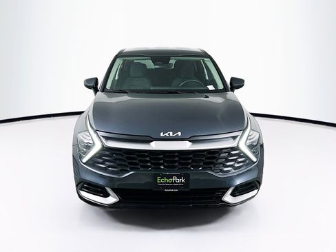 Used 2025 Kia Sportage LX image 2