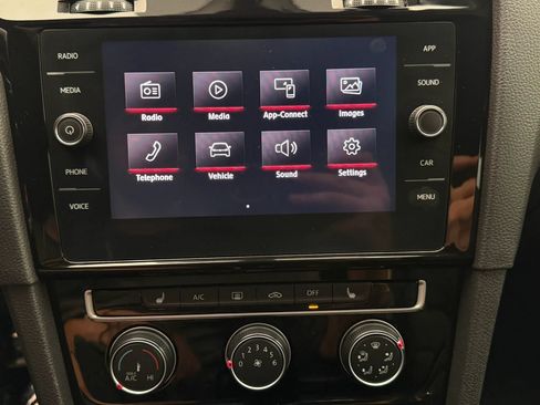Used 2020 Volkswagen GTI SE FWD image 12