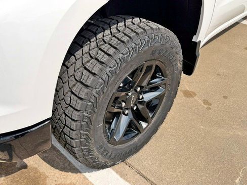 New 2026 Chevrolet Silverado 1500 Custom Trail Boss w/ LPO, Dark Essentials Package image 10