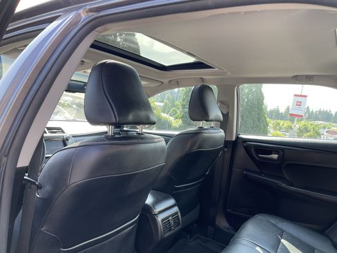 Certified 2016 Toyota Camry XLE w/ Moonroof Package FWD image 16