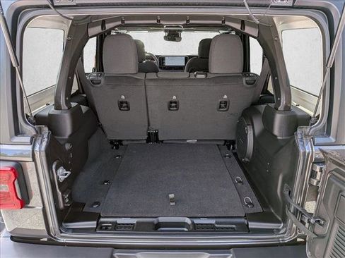 Used 2024 Jeep Wrangler Rubicon w/ Technology Group image 6