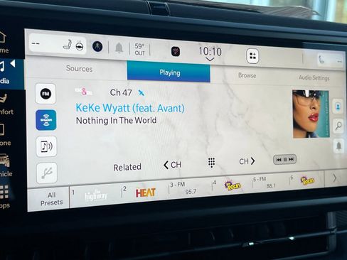 Certified 2025 Jeep Wrangler Unlimited Rubicon 4xe w/ Safety Group image 18