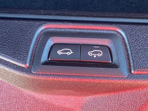 Used 2024 BMW X7 xDrive40i w/ Executive Package image 23