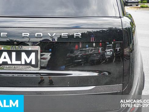 Used 2025 Land Rover Range Rover Long Wheelbase SE AWD/4WD image 12