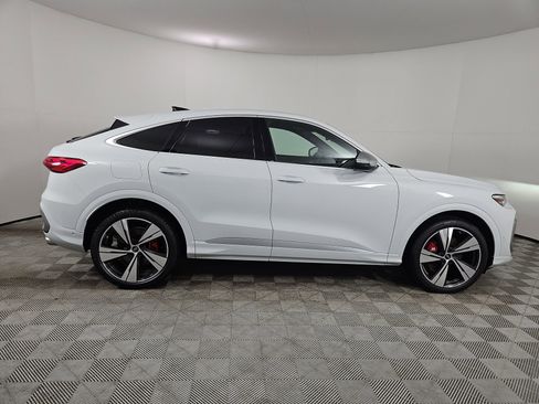 New 2026 Audi SQ5 Premium Plus image 8