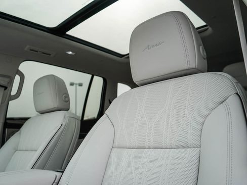 New 2026 Buick Enclave Avenir w/ Super Cruise Package image 22