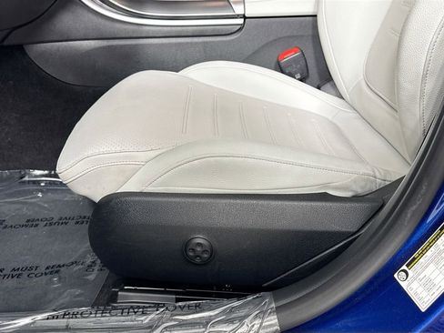 Used 2024 Mercedes-Benz C 300 Sedan image 25