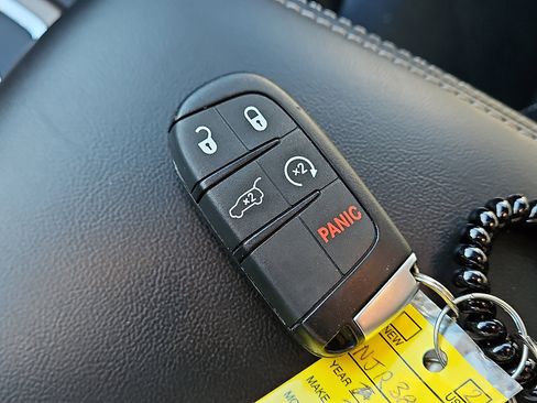 Used 2015 Jeep Grand Cherokee Limited w/ Luxury Group II image 20