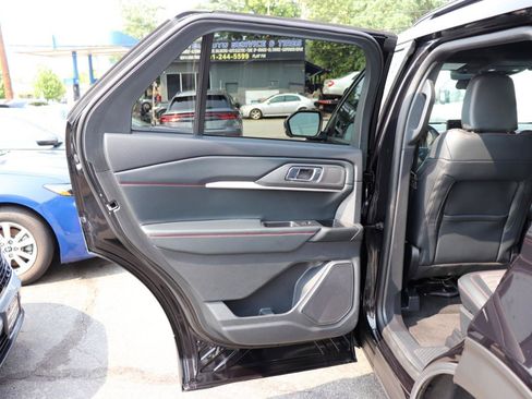 Used 2025 Ford Explorer ST-Line AWD/4WD image 30