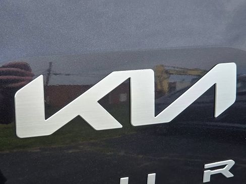 Used 2025 Kia Telluride S AWD/4WD image 17