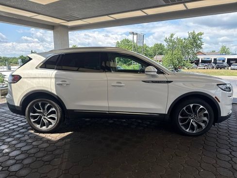 Certified 2023 Lincoln Nautilus Reserve w/ Luxury Package AWD/4WD image 4