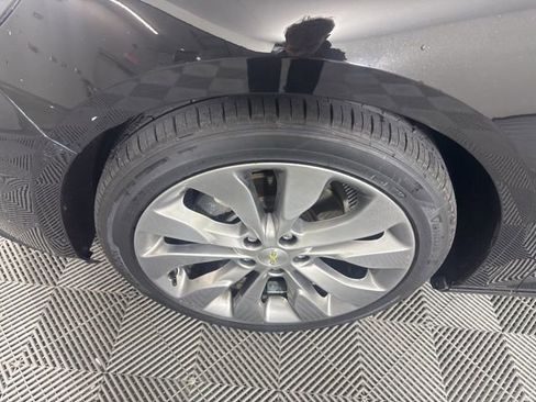 Used 2017 Chevrolet Malibu Premier w/ Premier Sun and Wheel Package image 10