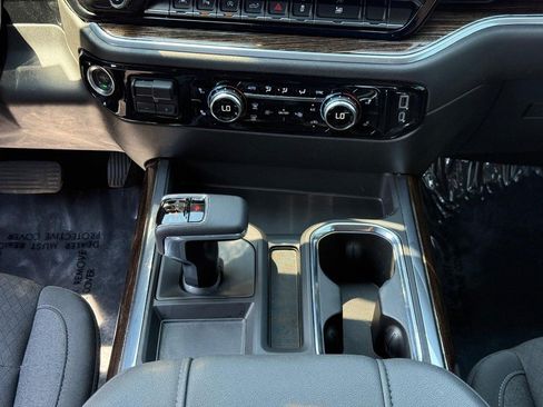 Used 2025 GMC Sierra 1500 Elevation w/ Preferred Package AWD/4WD image 15