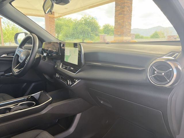 Used 2025 Chevrolet Equinox LT FWD image 28
