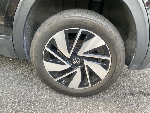 Used 2024 Volkswagen Atlas SE image 25
